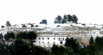 Ermita del Santo Niño nevada.
27de Febrero de 2004.
Un punto de vista un poco diferente al usual de nuestra Ermita.

