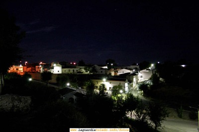 07 de Octubre 2006, La Cañadilla de noche
[url=espacio.adicional] [/url]
[color=teal][i]Foto que recoge el barrio de La Cañadilla y la cuesta de la antigua carretera de Andalucia  de noche.Fué  tomada a la una de la madrugada desde las Cercas del Cura. [/i][/color]

[url=espacio.adicional] [/url]
Keywords: 07 de Octubre 2006, La Cañadilla y la carretera de noche