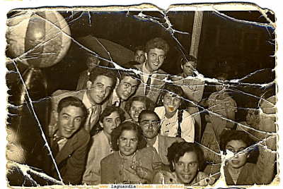 Cuadrilla de guardiolos en las fiestas 1953
Keywords: Cuadrilla de guardiolos en las fiestas 1957