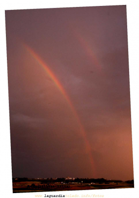 Al final de la tormenta..... el arco iris. (8 de Julio de 2007)
Arco iris sobre La Guardia vistos desde los cerros de La Madriguera
Keywords: Al final de la tormenta..... el arco iris.
