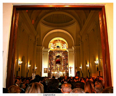 25 de septiembre de 2007. El Santo Niño entrando a la iglesia después de la procesión.
Keywords: Santo Niño entrando iglesia