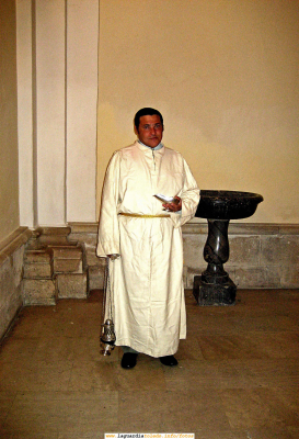 25 de Septiembre 2006, minutos antes de empezar la solemne misa en honor al Santo Niño, Jose Vicente  Alberca
Keywords: 25 de Septiembre 2006, minutos antes de empezar la solemne misa en honor al Santo Niño, Jose Vicente Alberca