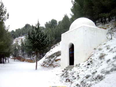 Camino de La Ermita del Santo Niño nevado 28-ene-2006
