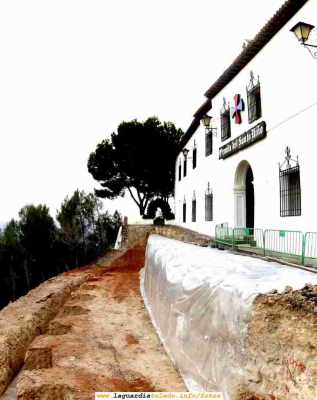 Obras de reconstrucción de la plataforma de la Ermita del Santo Niño avance a 08-Ene-2006
Keywords: Obras