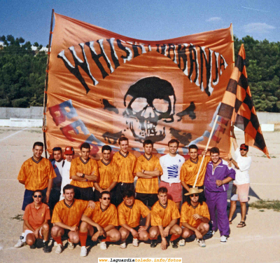 Equipo de futbol Whisky con Naranja. 1996
También podéis ver un video de este equipo de fútbol sala en [url=http://www.laguardiatoledo.info/fotos/displayimage.php?pos=-1279][color=navy][i][b]Video de "Whisky con Naranja"[/b][/i][/color][/url].[/b]
Keywords: Equipo de futbol Whisky con Naranja