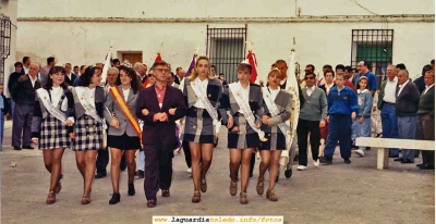Reina y damas y mantenedor de 1994 el día 27 a por el Santo Niño
Keywords: Reina damas y mantenedor 1994