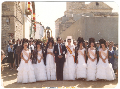 reina_damas_mantenedor_1983
Acompañando al Santo Niño 
 Reina, Damas y Mantenedor año 1983
Keywords: reina damas mantenedor 1983