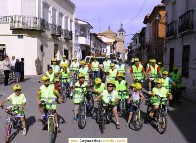 Concentración ciclista organizada por la Asociación Vecinal "La Unión de La Guardia"
Keywords: concentracion ciclista bicicletas infantil