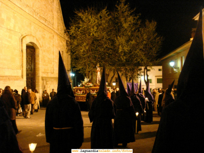 20 de Marzo de 2008. Jueves Santo. Los capuchinos en el pretil de la Iglesia después de la procesión
