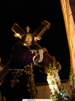 20 de Marzo de 2008. Jueves Santo. Nuestro Padre Jesús a la entrada de la Iglesia Parroquial después de la procesión
