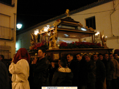 21 de Marzo de 2008. Viernes Santo. El Cristo Yacente entrando a la Iglesia al final de la procesión
