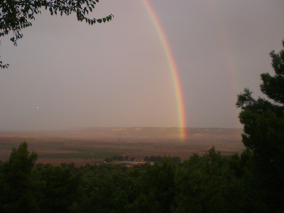 Foto del arco iris tomada el sábado día 9/10/10 a las 8:27 de la mañana desde el paseo del Norte
