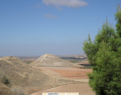 22 de Septiembre de 2007. Foto del cerro de la Atalaya desde el circuito de motocross del Vertedero
