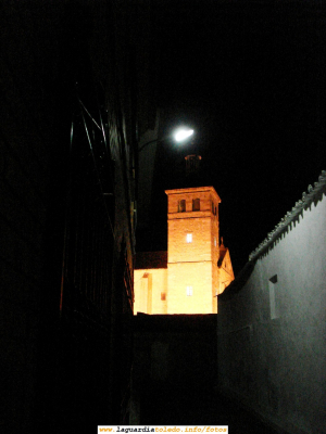 La Iglesia desde la Plazuela San Miguel por la noche. 30 de Agosto de 2007. 01:00 am
