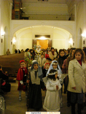 5 de Enero de 2007. Los Reyes Magos de Oriente y el portal viviente entrando en la Iglesia
