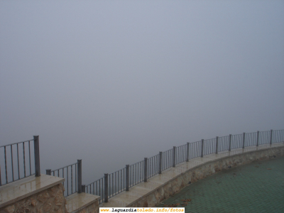 7 de Enero de 2007. Vistas desde la punta del Cerro un día de niebla (la nada)
