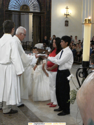 20 de Mayo de 2007. Las Comuniones en La Guardia
El ofrecimiento de los padres
