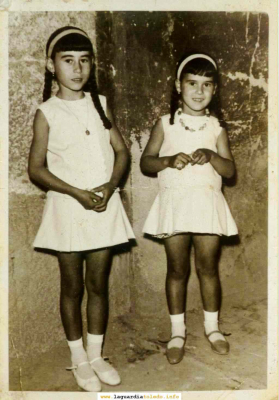 M. Carmen y Milagros Redajo. Año 1965

