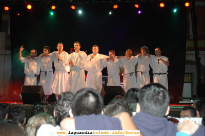 Fiestas de 2005. Actuación del Grupo "Los Inhumanos"
