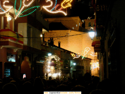 25 de Septiembre de 2006. Procesión nocturna. El Santo Niño por la Calle Mayor

