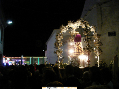 25 de Septiembre de 2006. Procesión nocturna. El Santo Niño por la Plaza de Jesús
