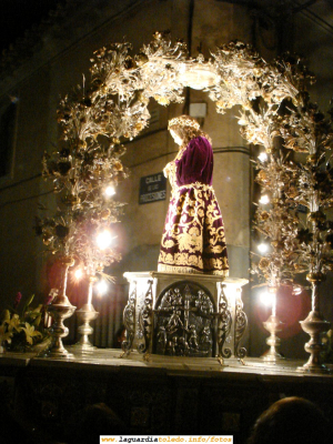 25 de Septiembre de 2006. Procesión nocturna. El Santo Niño entrando por la Calle de las Procesiones
