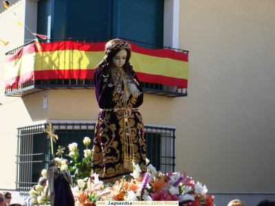 27 de Septiembre de 2006. El Santo Niño por la Calle Ancha dirigiéndose a su despedida del pueblo en la Cuesta Perejón.
