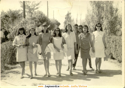 Cuadrilla de muchachas en el Cerro. Años 70
