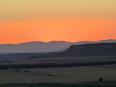 Puesta de sol desde el cerro con zoom sobre la sierra de Gredos. 8-7-2012
