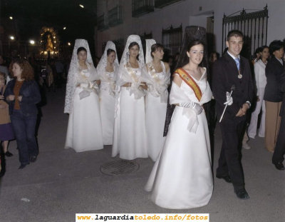 Fiestas de 2005. La Reina y Damas en la procesión nocturna del Santo Niño
