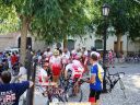 lgt_ciclistas_descansan_en_glorieta_1.jpg