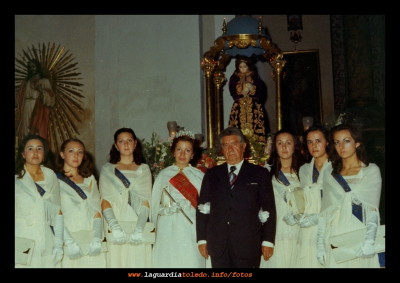 Mantenedor, Reina y Damas 1975 con el Santo Niño
Keywords: Fiestas Patronales 1975