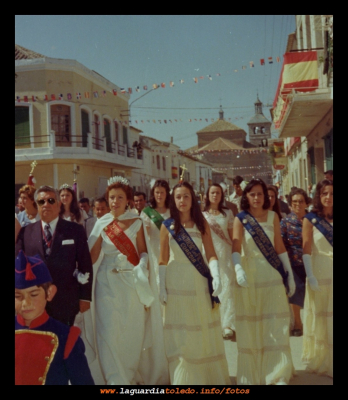 Fiestas 1975
Mantenedor. Reina y damas 1975
Keywords: Fiestas 1975