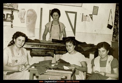 Taller de costura
1956. Rosario, Isabel, Dominga y Josefa
Keywords: corte confeccion mujer