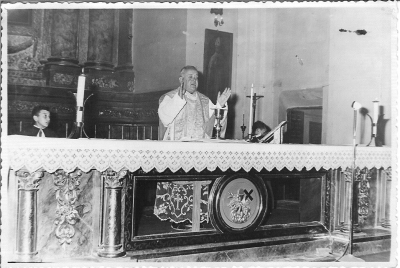 D. Francisco
Aqui tenemos a D. Francisco celebrando misa en el año 1966
