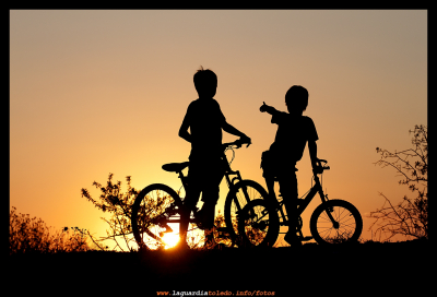 Paseo en bici de una tarde de verano
Primer premio del concurso de fotografía 2012. Autor: Vitín Hijosa
Keywords: concurso fotografia vitin hijosa