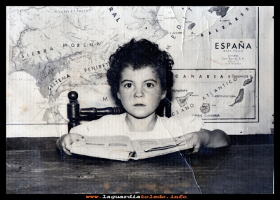 En el cole
Rosario Tejero en la clásica foto del cole, 1957
Keywords: Rosario Tejero cole