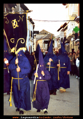 2001 Arrodilla
Semana Santa del 2001, procesión de la Arrodilla.
Keywords: Semana Santa del 2001 la Arrodilla