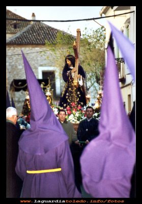 2001_ Arrodilla
Semana Santa del 2001, Nuestro Padre Jesús procesión de la Arrodilla.
Keywords: Semana Santa del 2001 la Arrodilla