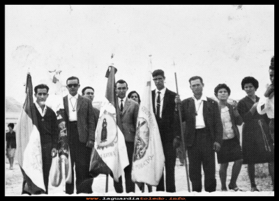 COFRADES
Cofrades del Santo Niño 25-9-1962
En la foto: Juanito Muñoz, Eduardo de la Cruz, Jesús Orgaz, Eustaquio Redajo, el "Ceporrero" y las hermanas Paca y Fina Orgaz.  
Keywords: Cofrades  Santo Niño 
