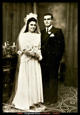 Agustina y Julian
Boda de Agustina Dones y Julián Guzmán 1949 
Keywords: Boda  1949