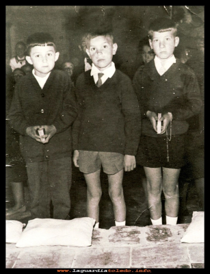 Alberto, Goyo y Pedro
Primera comunión de Alberto, Goyo y Pedro en el año 1973.
Keywords: Primera comunión