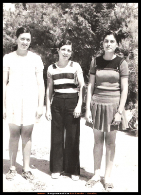 Amigas
Amigas. Pili, Luisi y Cristobalina. Año 1974
