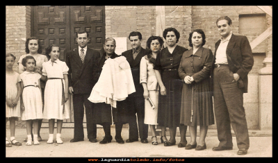 Bautizo de Mª Tere Lopez
Bautizo de Mª Tere López, al lado sus padres Juanito López y Eustoquia  del Castillo. Año 1959.
Keywords: Bautizo de Mª Tere López