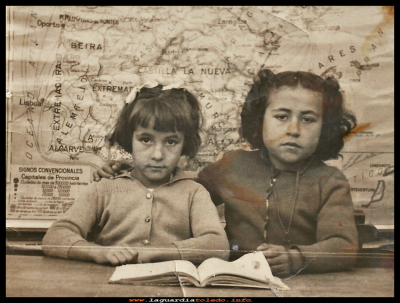 Hermanas en la escuela
Carmen y Paca Pedraza Orgaz, en el colegio 1940.
Keywords: Carmen  Paca colegio