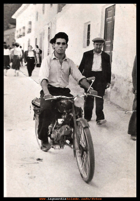 Calle Mayor
Eugenio Orgaz, Calle Mayor 1953.
Keywords: Calle Mayor 1953.