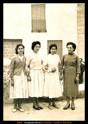 Día de fiesta
Alberta Cabello “la chulina” Juana Guzmán, Margarita Huete y Tomasa Orgaz. Año 1957.
