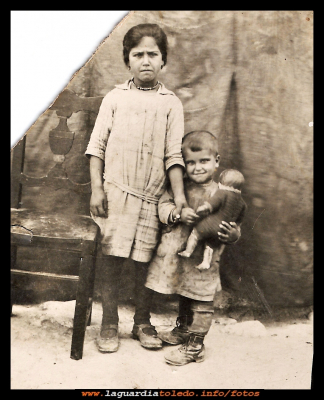 Consuelo y felipe Lopez
Año 1923. Los hermanos Consuelo y Felipe López “los cuñas”
Keywords: Año 1923 “los cuñas”