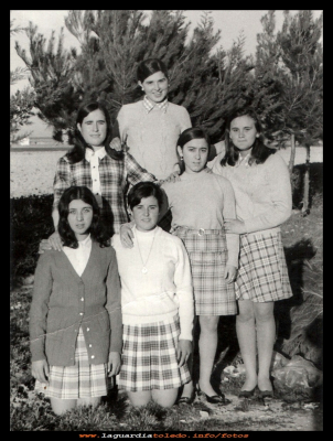 Cuadrilla de amigas
Cuadrilla de amigas en el año 1968, Juli, Jose, Loren, Margarita Guzmán, Emilia Rico y Ramona Guzmán.
Keywords: Cuadrilla amigas