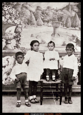 Cuatro hermanos
Hermanos Cabiedas 1944, José María, Natividad, Milagros y Pablo.
Keywords: Hermanos Cabiedas 